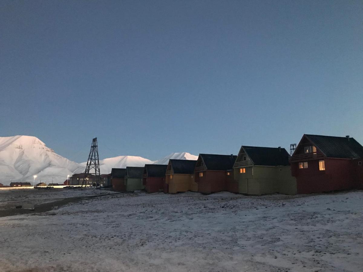 Haugen Pensjonat Svalbard Longyearbyen Exterior photo