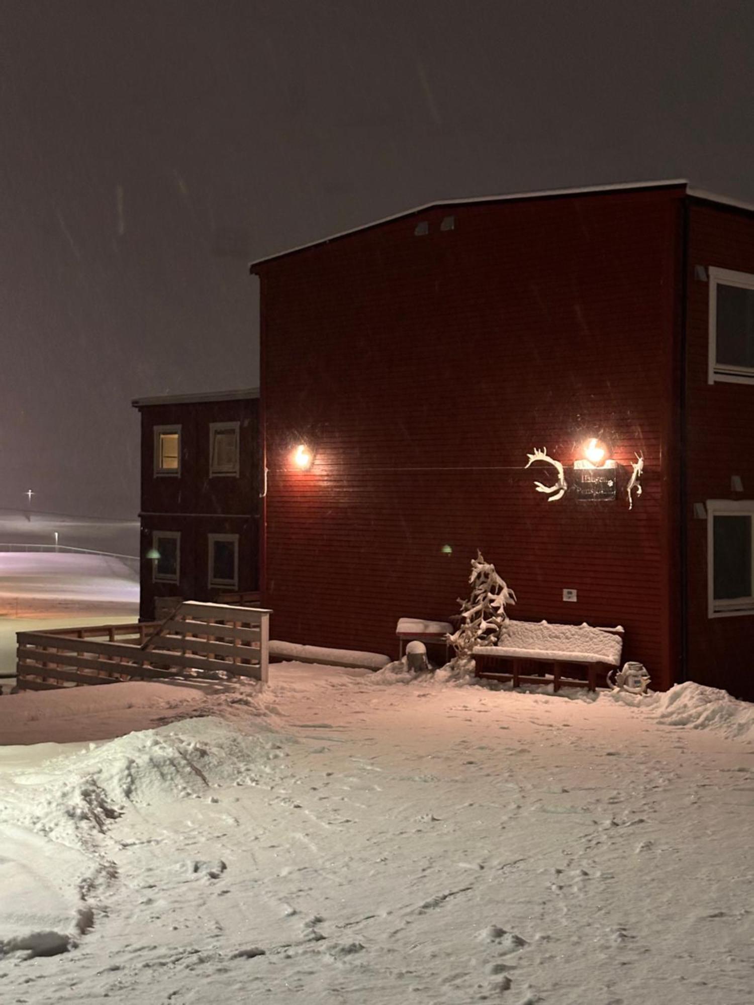 Haugen Pensjonat Svalbard Longyearbyen Exterior photo