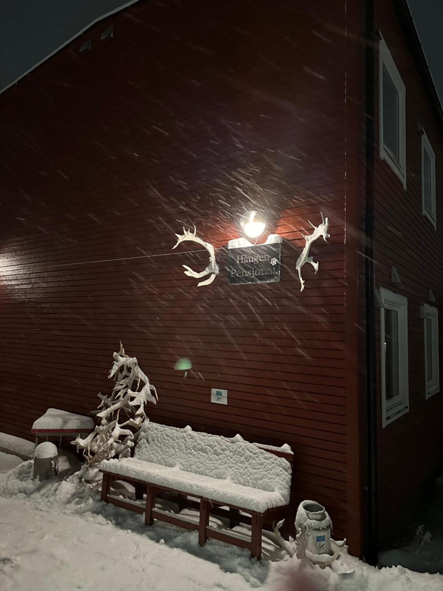 Haugen Pensjonat Svalbard Longyearbyen Exterior photo