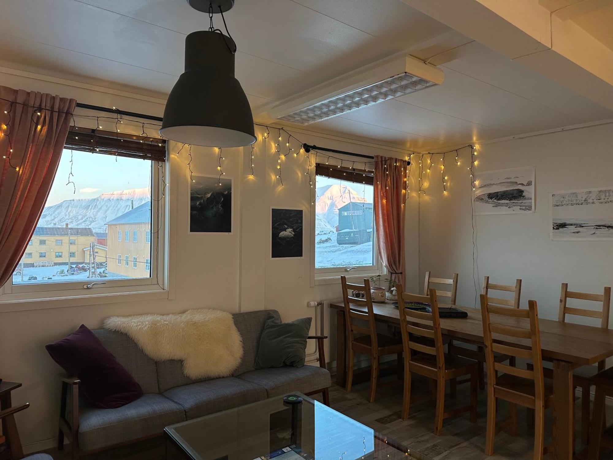 Haugen Pensjonat Svalbard Longyearbyen Exterior photo