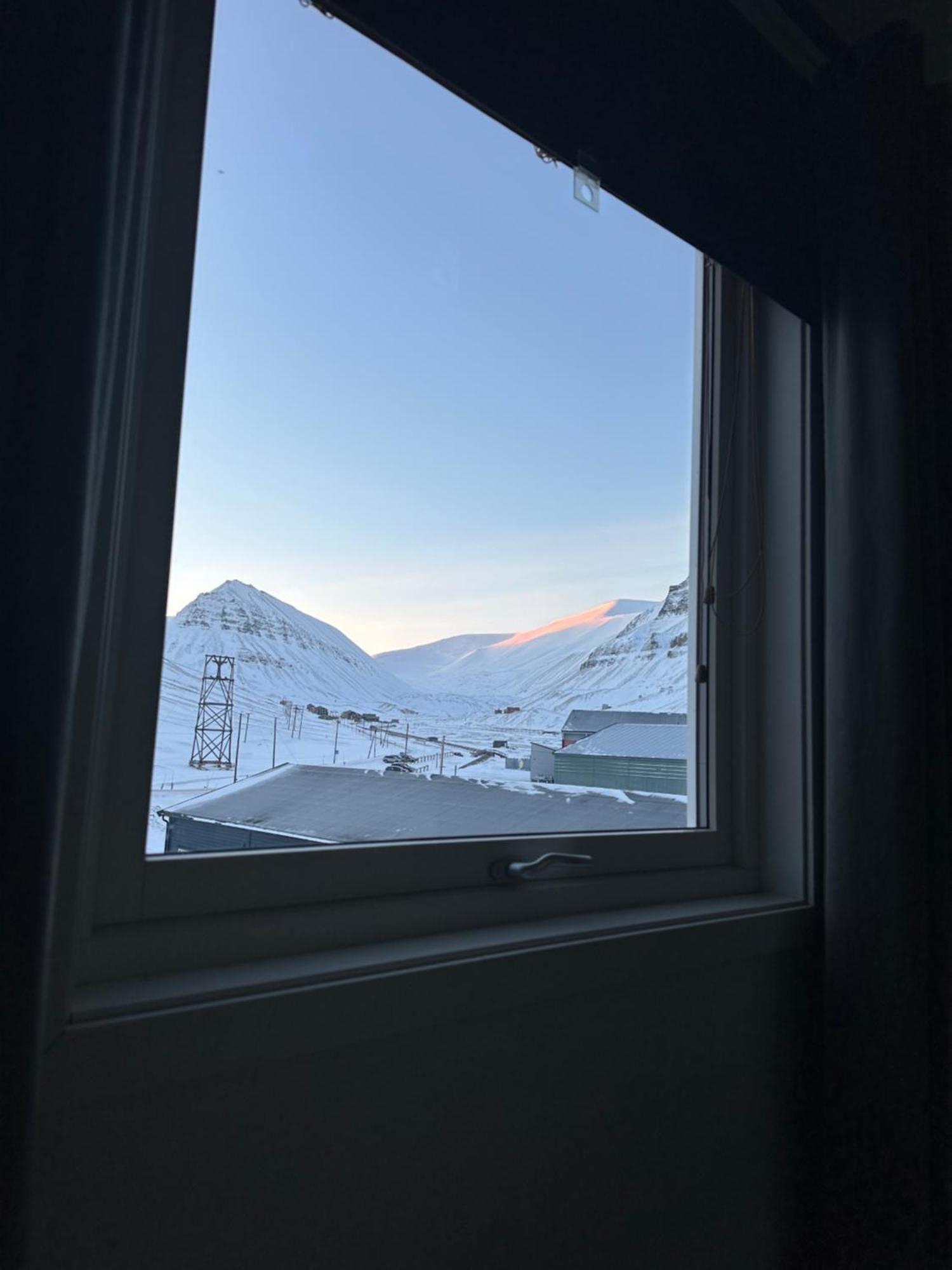 Haugen Pensjonat Svalbard Longyearbyen Exterior photo