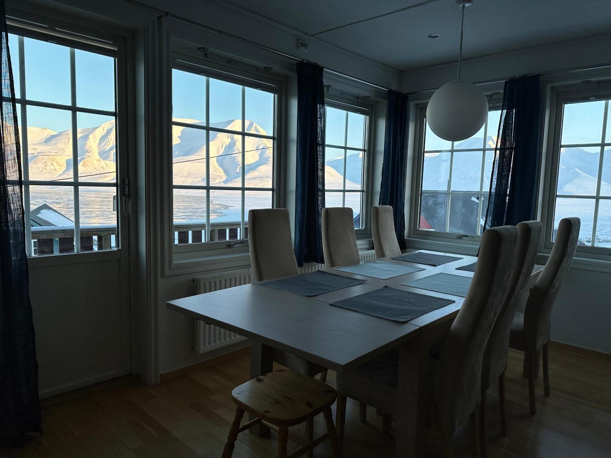 Haugen Pensjonat Svalbard Longyearbyen Room photo