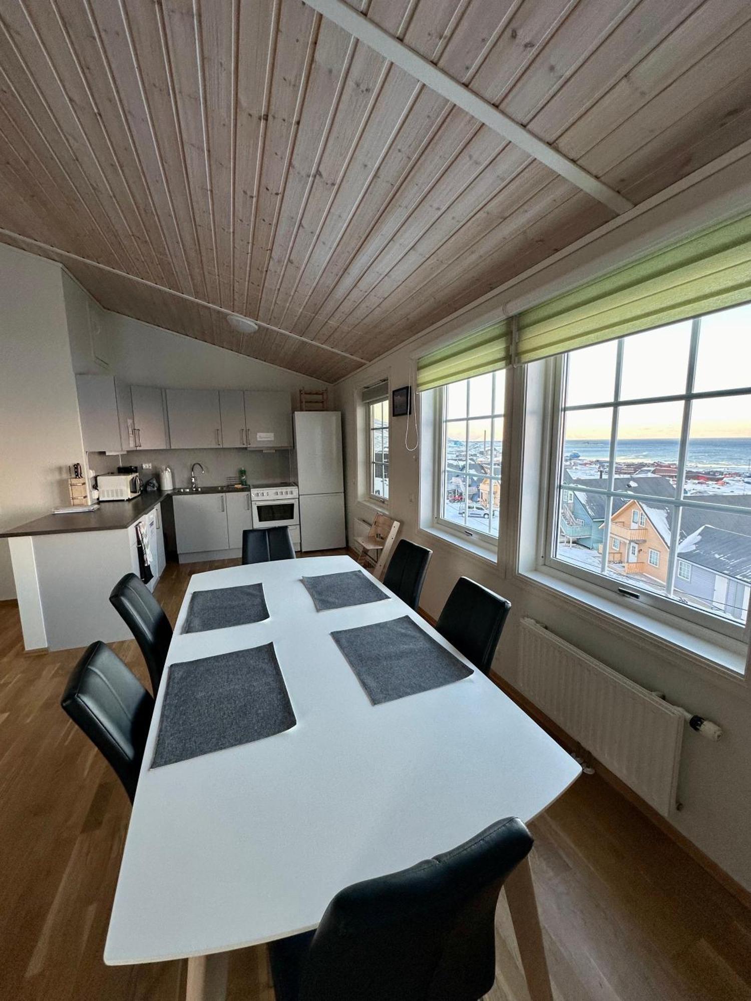 Haugen Pensjonat Svalbard Longyearbyen Room photo
