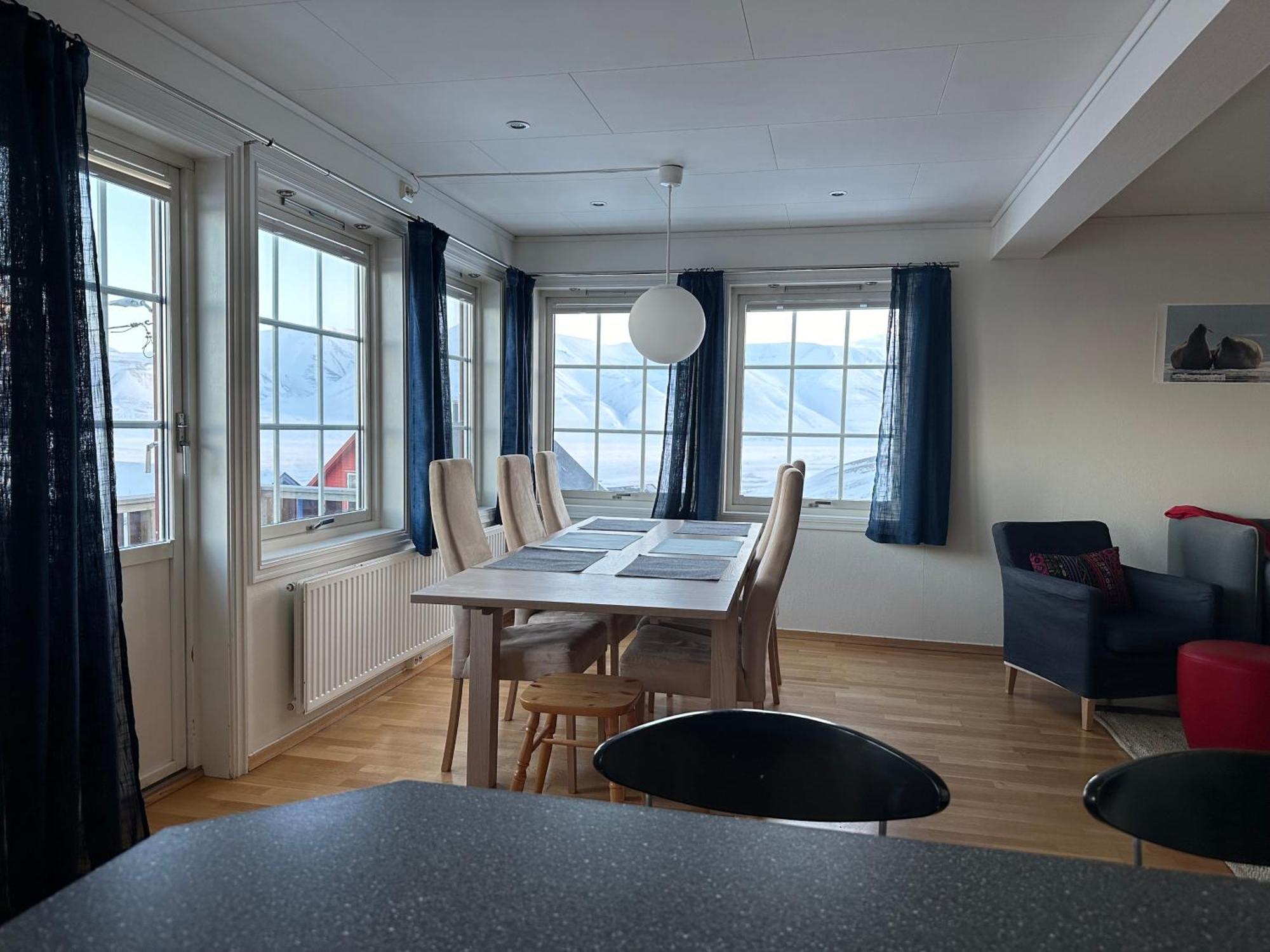 Haugen Pensjonat Svalbard Longyearbyen Room photo