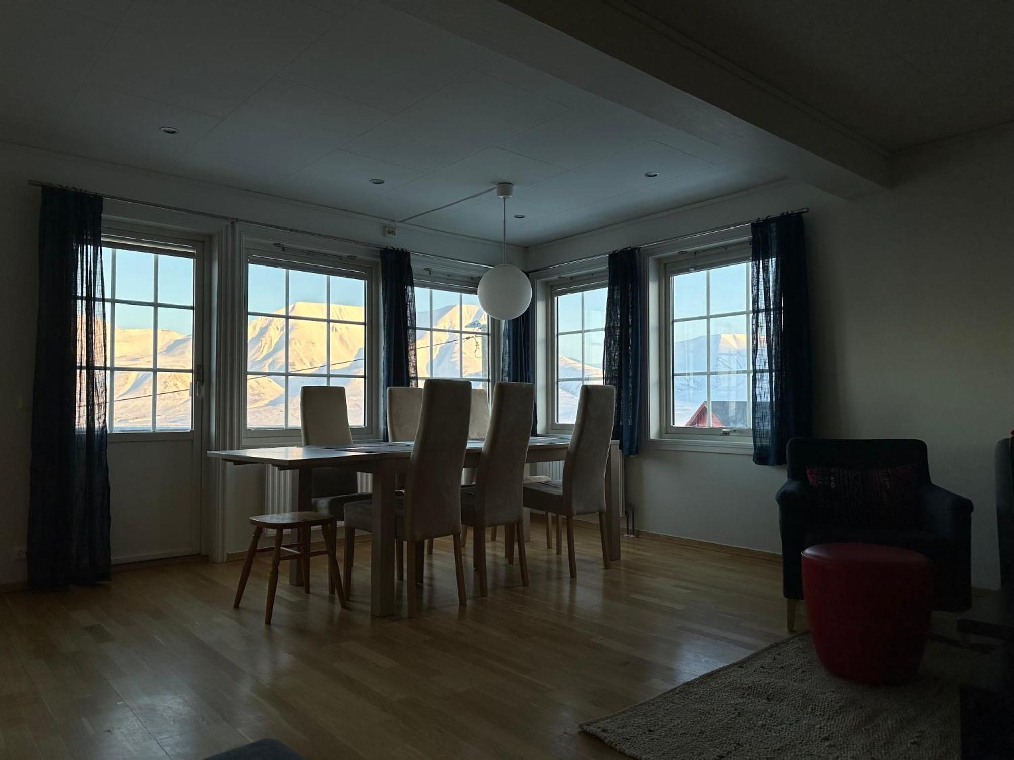 Haugen Pensjonat Svalbard Longyearbyen Room photo