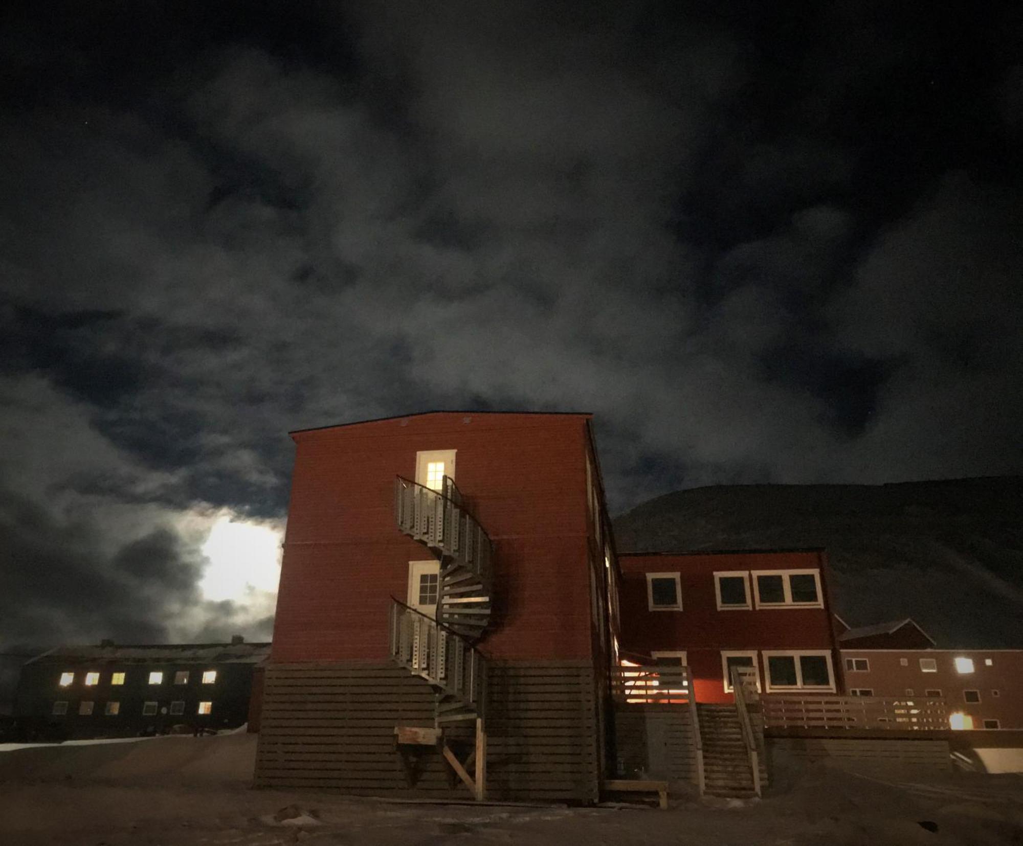 Haugen Pensjonat Svalbard Longyearbyen Exterior photo